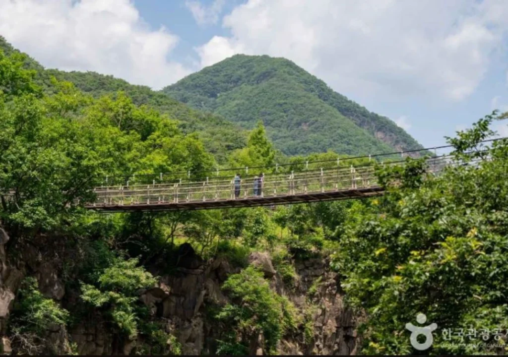 재인폭포-출렁다리