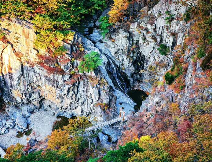 내연산-절벽
